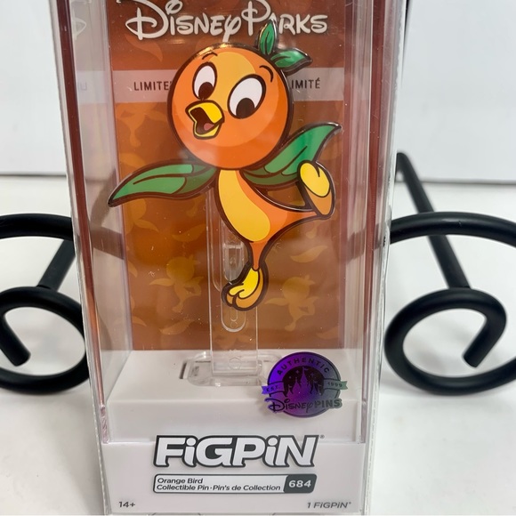 NWT. Disney Orange Bird FiGPin. Limited release #684. - Picture 2 of 6